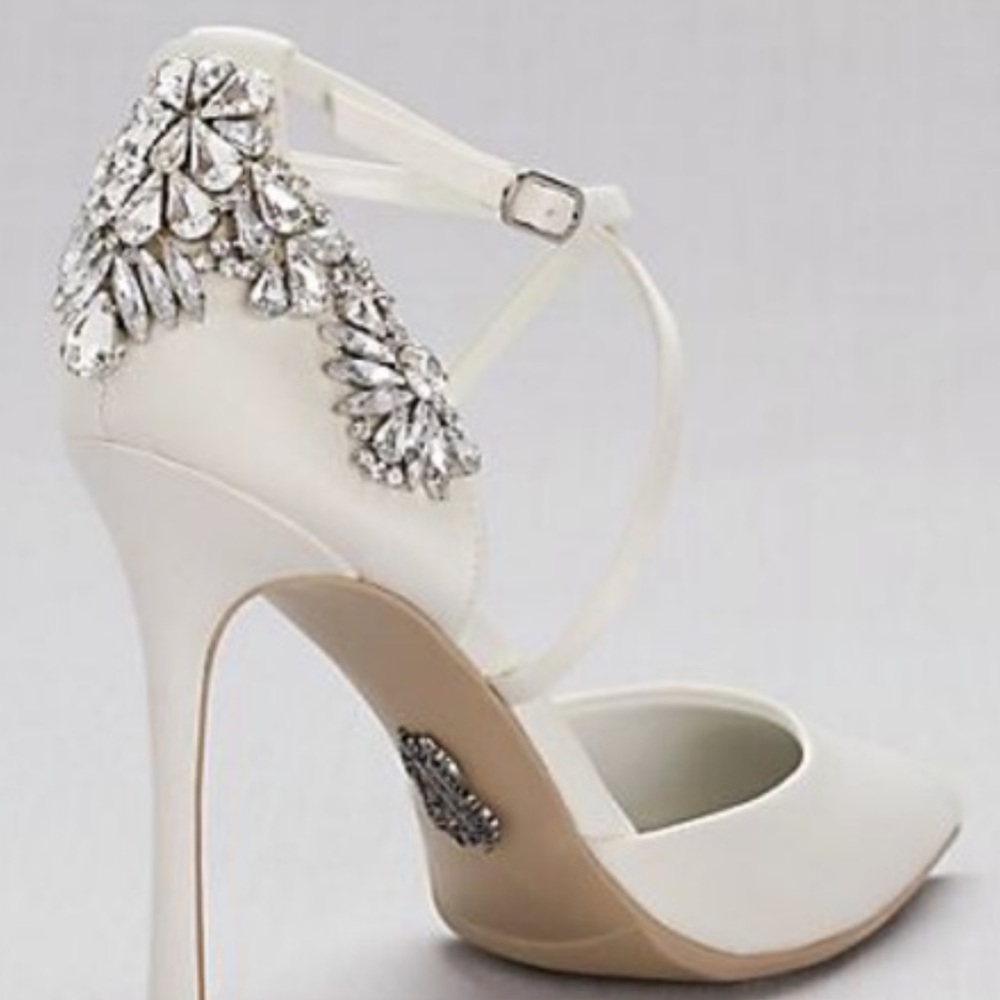 VERA WANG “ WHITE” for David’s bridal strap heels rhinestone detail sz 8.5